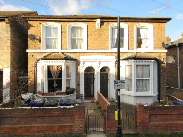 Avenue Road W3, 2 bed flat to rent, £1,800 pcm | PrimeLocation