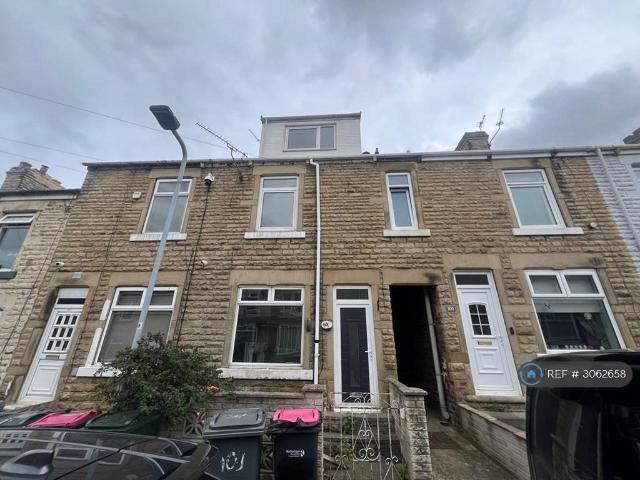 Avenue Road, Wath Upon Dearne, S63 3 bed terraced house to rent £795 pcm £183 pw