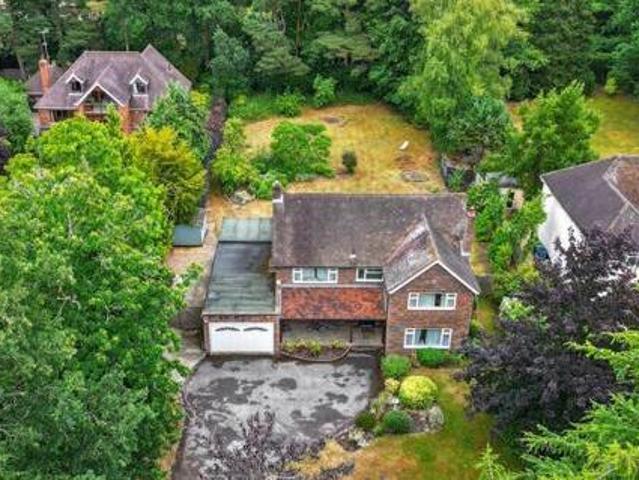 Avenue Road, Fleet, 5 Bedroom Detached