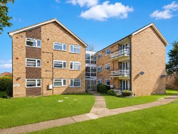 Avenue Road, Hertfordshire AL1 2 bed apartment to rent £1,750 pcm £404 pw