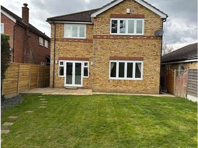 Avenue Road, Hoddesdon EN11, 5 bed detached house to rent, £3,099 pcm | PrimeLocation