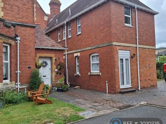 Avenue Road, Malvern, WR14 2 bed semi detached house to rent £850 pcm £196 pw