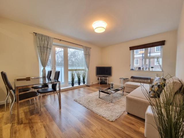 Avenue Road, St John's Wood, NW8 2 bed flat to rent £3,000 pcm £692 pw