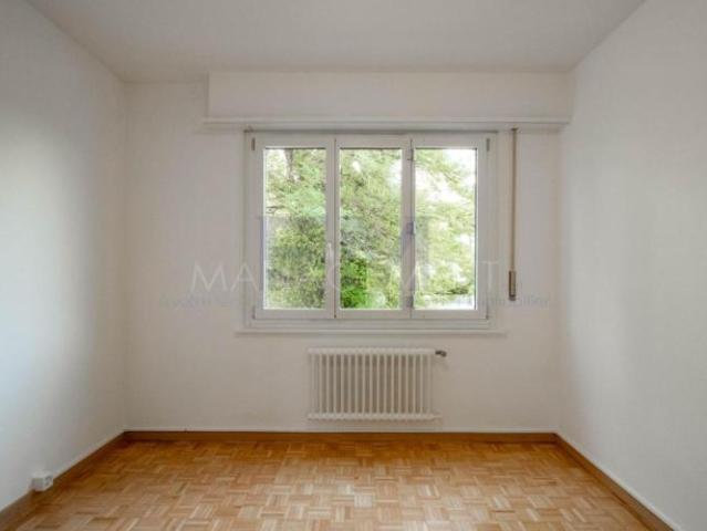 Avenue Théodore Vernes ? 4,5 pièces d'env. 66 m² au 1er étage