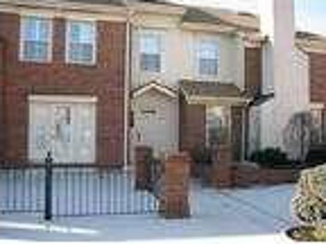 Average Rent $2,690 a month That´s a STEAL!