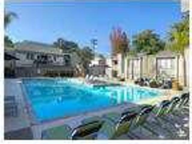 Average Rent $2,186 a month That´s a STEAL. Pet OK!