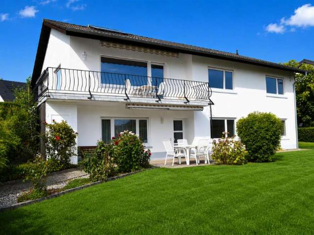 AVERNET – BESTE LAGE UND HERRLICHER AUSBLICK – ATTRAKTIVES HAUS IN BINZEN