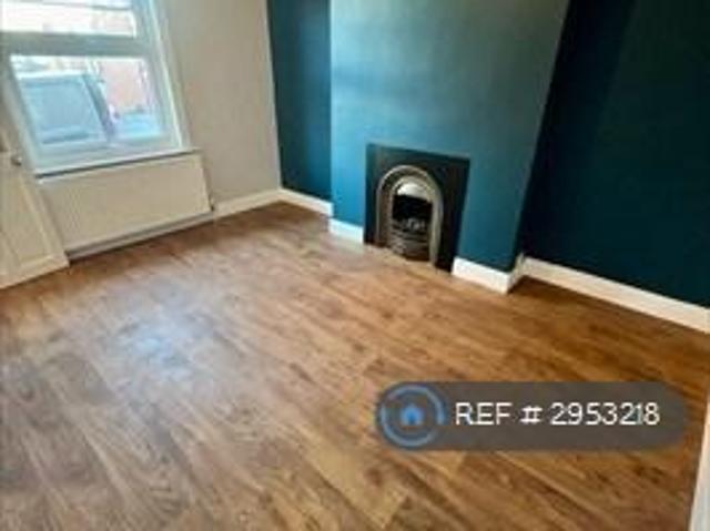 Aviary Grove, Leeds, LS12 4 bed end of terrace house to rent £1,195 pcm £276 pw