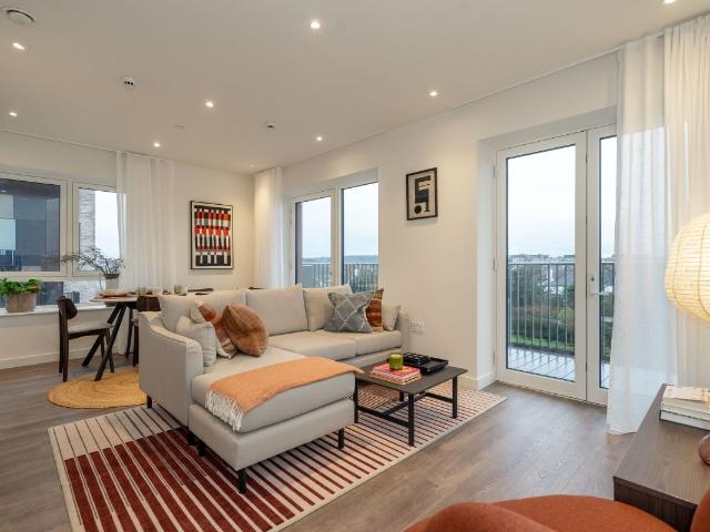 Aviator Drive, London NW2, 3 bed flat to rent, £4,200 pcm | PrimeLocation