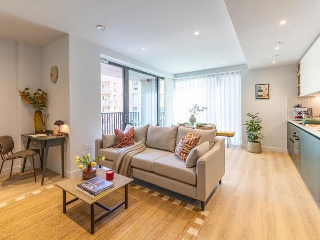 Aviator Drive London NW2 2 bed flat to rent £2,950 pcm £681 pw