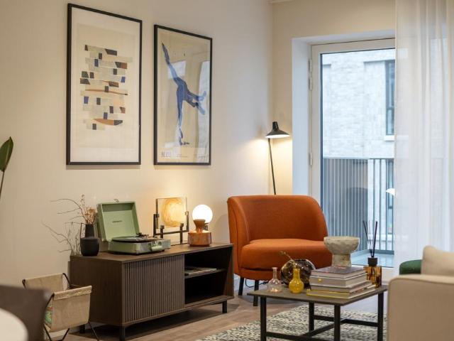 Aviator Drive London NW2 2 bed flat to rent £3,200 pcm £738 pw