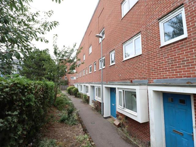 Aviation Avenue, Hatfield, Hertfordshire AL10, 5 bed property to rent, £2,500 pcm | PrimeLocation