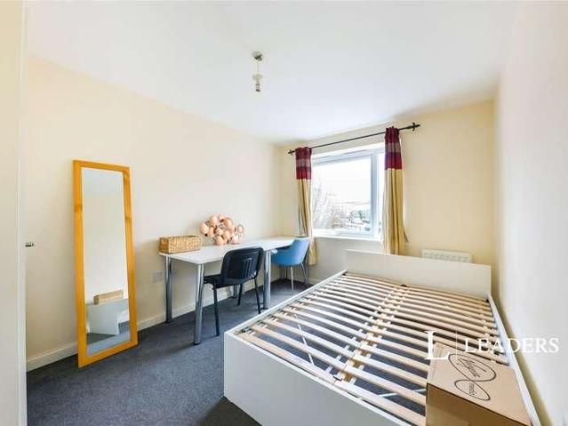 Aviation Avenue, Hatfield, Hertfordshire, AL10