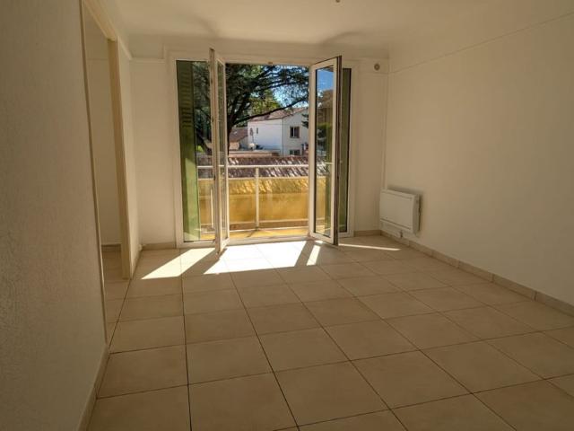 AVIGNON extra muros T3 avec balcon, loggia, box et cave