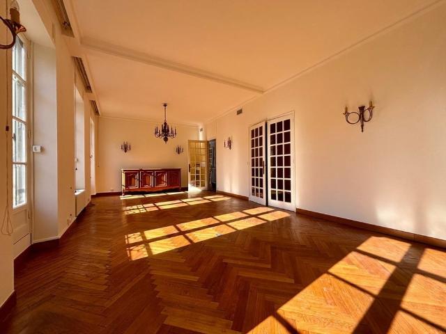 « AVIGNON IM APPARTEMENT T4 DE 132.22M² »