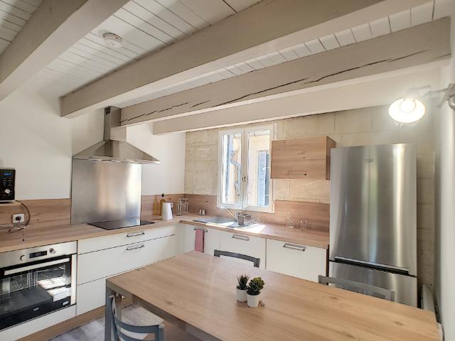 Avignon Intra Muros: Appartement T3, meublé, au calme