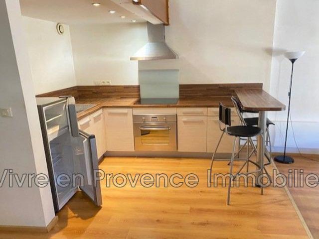 Avignon intra muros, quartier calme, appartement entièrement m