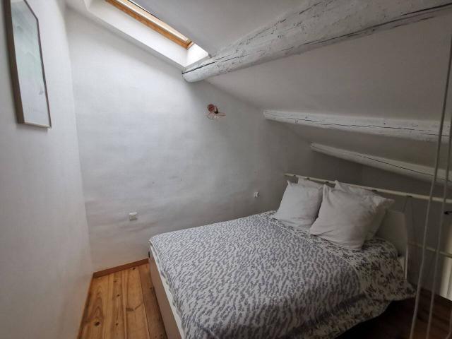 AVIGNON INTRA MUROS ? T2 BIS MEUBLÉ 45 M² ? MEZZANINE ? DISPONI
