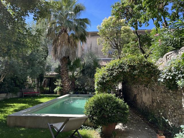 Avignon Intramuros, Charmante Maison De Ville Avec Piscine 207m² Avignon