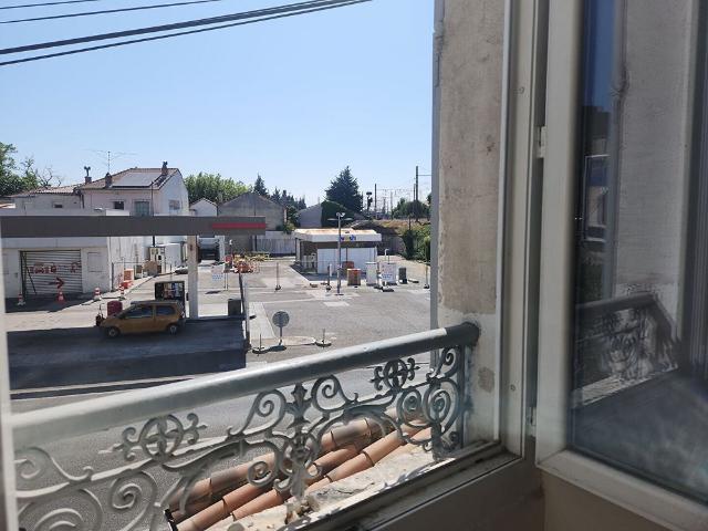 AVIGNON Location Studio Meublé Avignon Porte Limbert Climatisé 20 m²