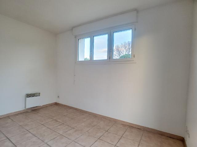 Avignon, résidence sécurisée: T2 36m² avec grande terrasse et parking