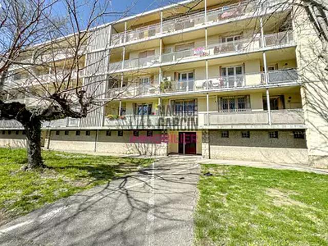 Avignon 84000 Achat / Vente appartement 3 pièces t3 au dernier étage