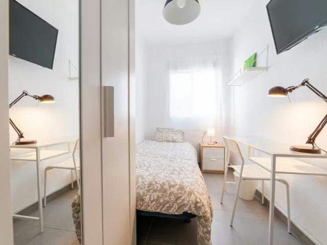 Avinguda del Cid, Valencia, Valencian Community 46014
