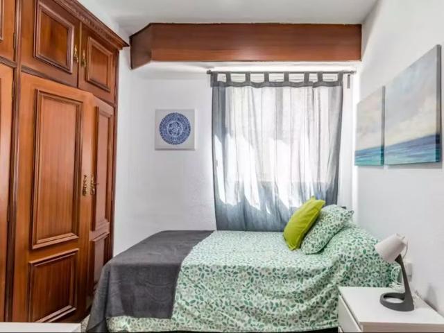 Avinguda del General Avilés, Valencia, Valencian Community 46015