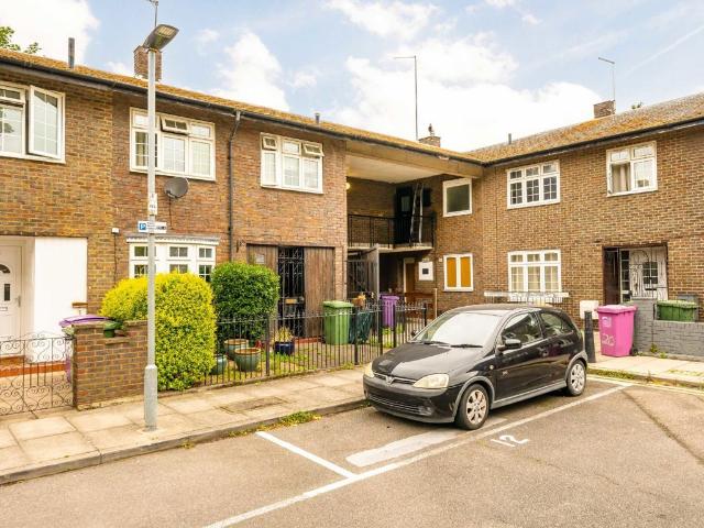 Avis Square, Limehouse E1, 2 bed flat to rent, £2,200 pcm | PrimeLocation
