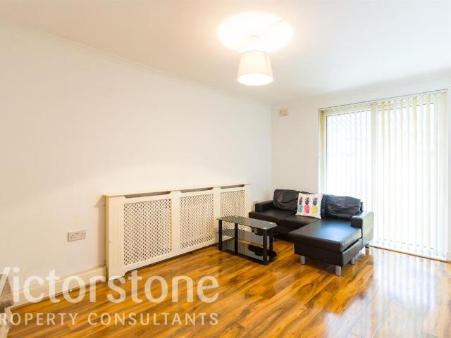 Avis Square, London E1, 4 bed terraced house to rent, £3,900 pcm | PrimeLocation