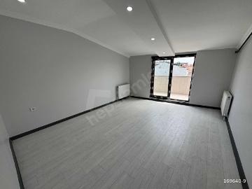 AVLU34 DİBİ 2+1 ÇATI KATI ASANSÖRLÜ YALITIMLI METROYA YÜRÜME 7DK