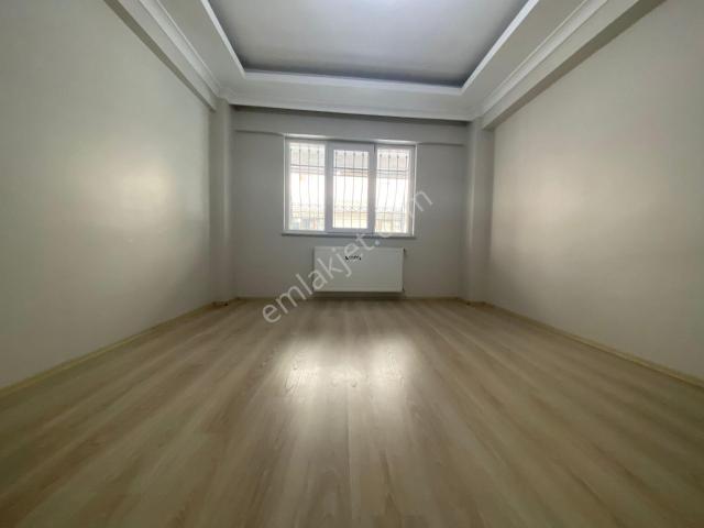 Avrupa Emlak Tan Menderes Mah 90m² 2+1 Yüksek Giriş,8 10 Yaş Arası,metroya 3 Dk memur & Sabit Gelir