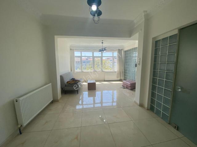 Avrupa Emlak Tan Fındıkzade,mola Gürani Mh Millet Cadesi Üzeri 150 M² 5+1 6.kat,asansörlü,kat Tapulu