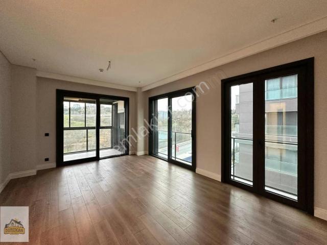 Avrupa Konutları Çamlıvadide Satılık 3+1 Manzaralı Köşe Daire