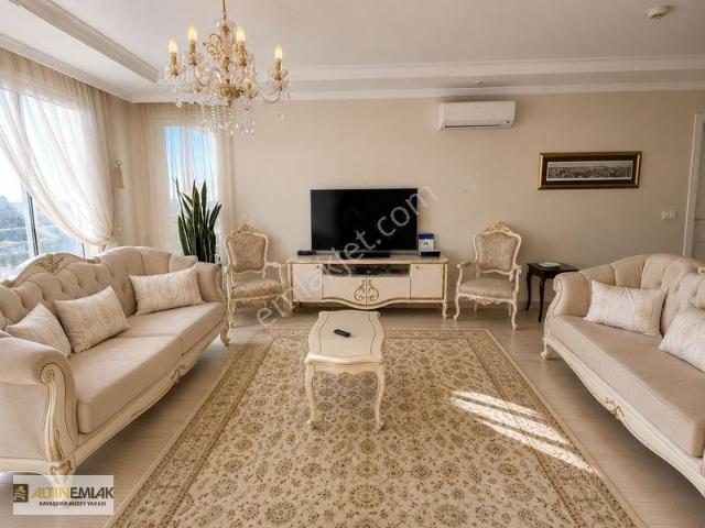 Avrupa Konutları Tem 2'de Güney Cephe Eşyalı 4+1 Lüks Daire