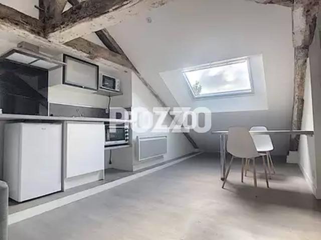 Avranches 50300 Location appartement 1 pièce t1 au dernier étage