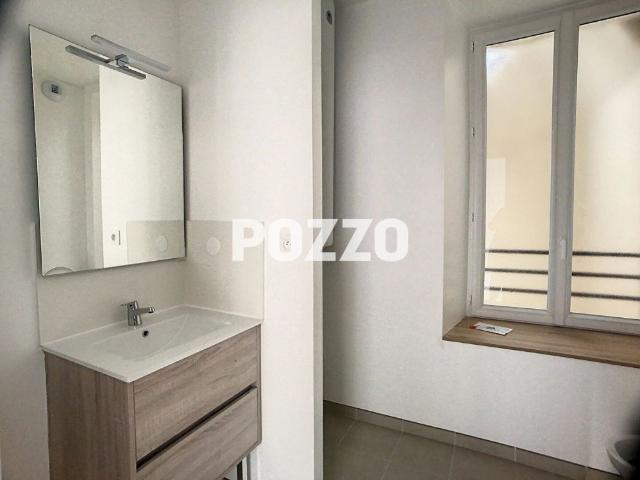AVRANCHES: appartement F2 36 m² en location local à vélo