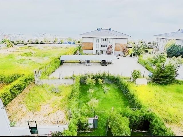 Avrasya Caddesinde Deniz Manzaralı, Bahçeli Satılık Villa