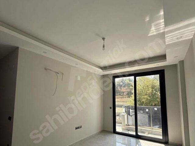 AVSALLAR MERKEZDE EMSALLERİNİN ALTINDA KELEPİR 2+1 DAİRE