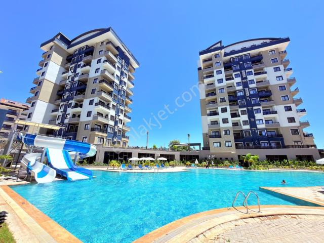 Avsallarda Konforlu Yaşam Sunan Aktiviteli Sitede 1+1 Daire