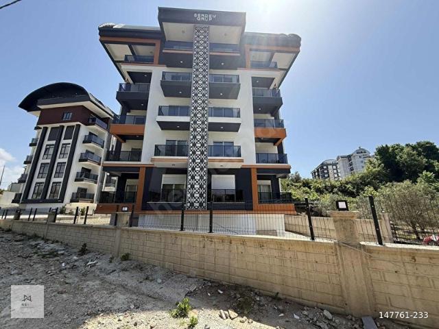 AVSALLARDA LÜKS GENİŞ DAİRE 2.KAT 1+1 60M2 KAT MÜLKİYETLİ