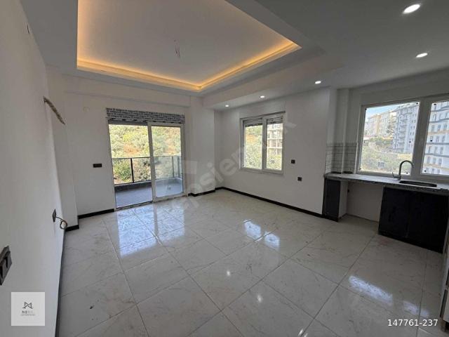 Avsallarda satılık dublex 4.kat 3+1 128M2 katmülkiyet denize1200
