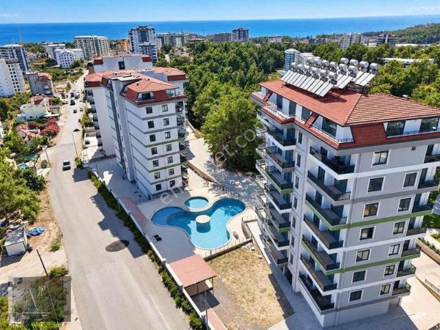 Avsallar'da 3+1 Dubleks Deniz Manzaralı, Site İçinde