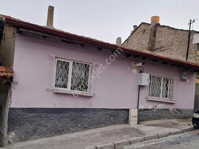 Çavuşbaşta Satılık Tek Katlı Müstakil Ev