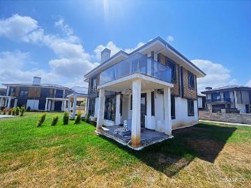 Çavuş mah. Satılık site içerisinde 3+1 120m2 villa