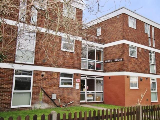 Axminster Crescent, Welling DA16, 2 bed flat to rent, £1,650 pcm | PrimeLocation