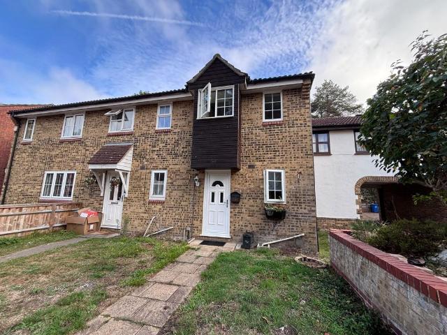 Axbridge, Forest Park, Bracknell. 2 bed terraced house to rent £1,600 pcm £369 pw