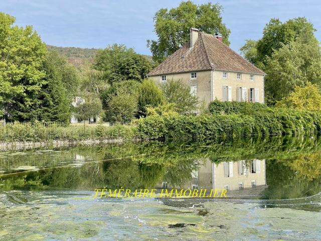 Axe Champagnole / Lons Ensemble immobilier composé de 3 Maisons