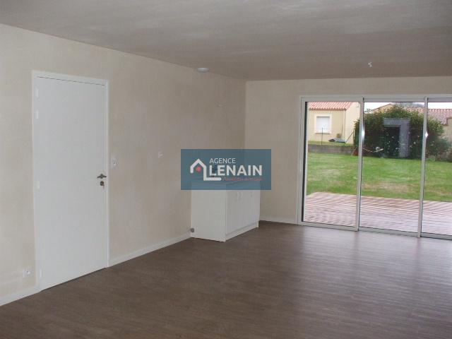 axe la roche sur yon plain pied 69.70 m² comprenant.