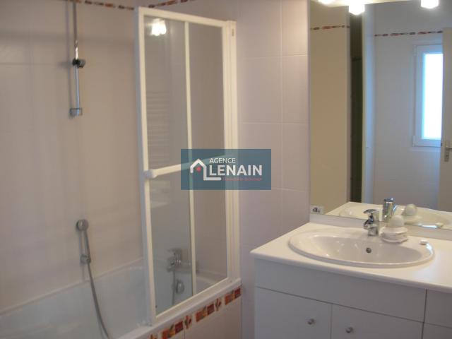 axe la verrie plain pied 75 m² comprenant salon.